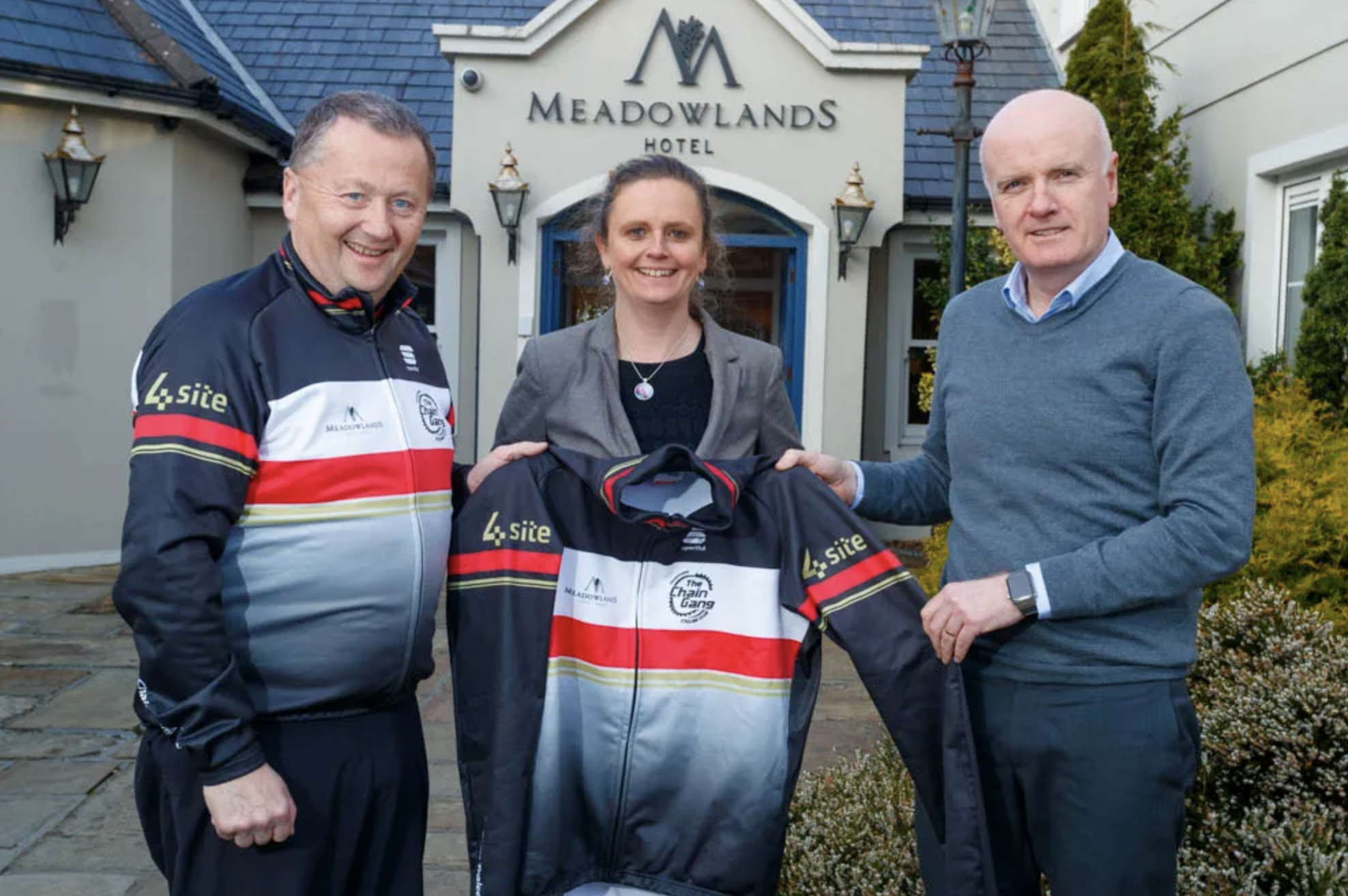 John Murray (Chairman of Chain Gang CC) Heather (Meadowlands) and Ian (4 Site) our kit sponsors.